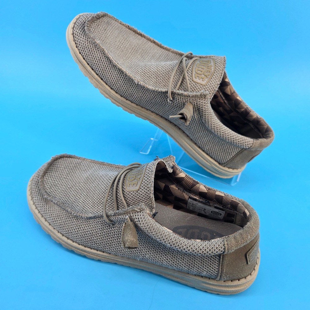 Hey Dude Wally Sox Mens Beige Slip On Loafers Shoes Size 11 40019-205